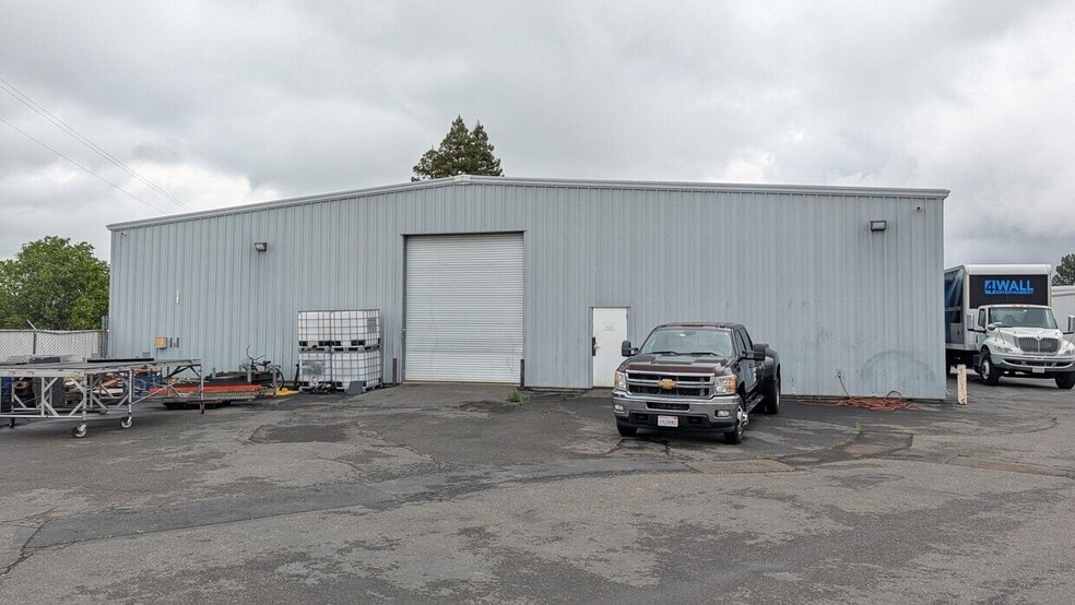 More Photos Of 4081 Seaport Blvd, West Sacramento Warehouse For Lease