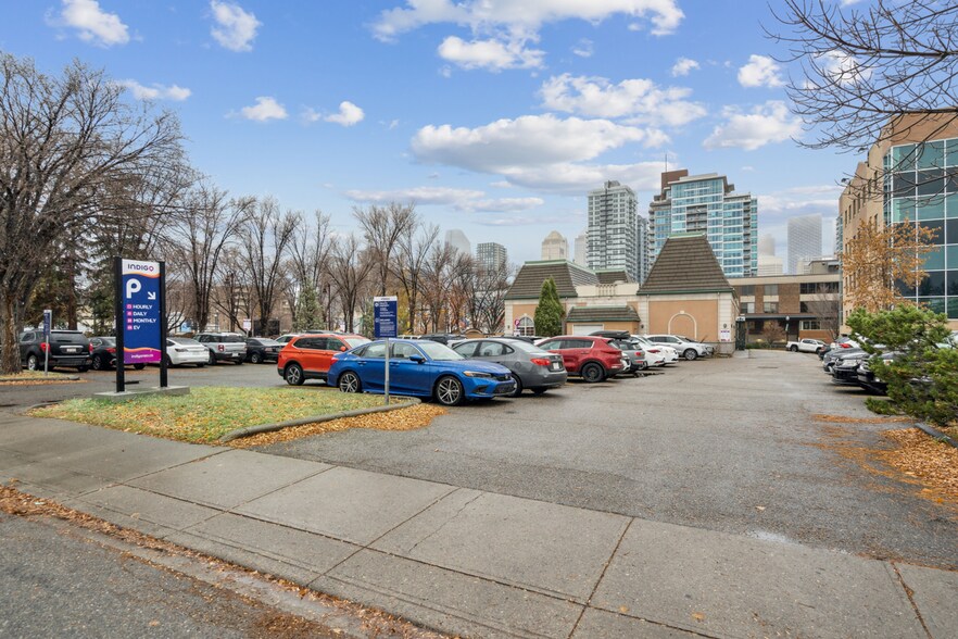 More Photos Of 139 17th Ave SW, Calgary Restaurant For Sale