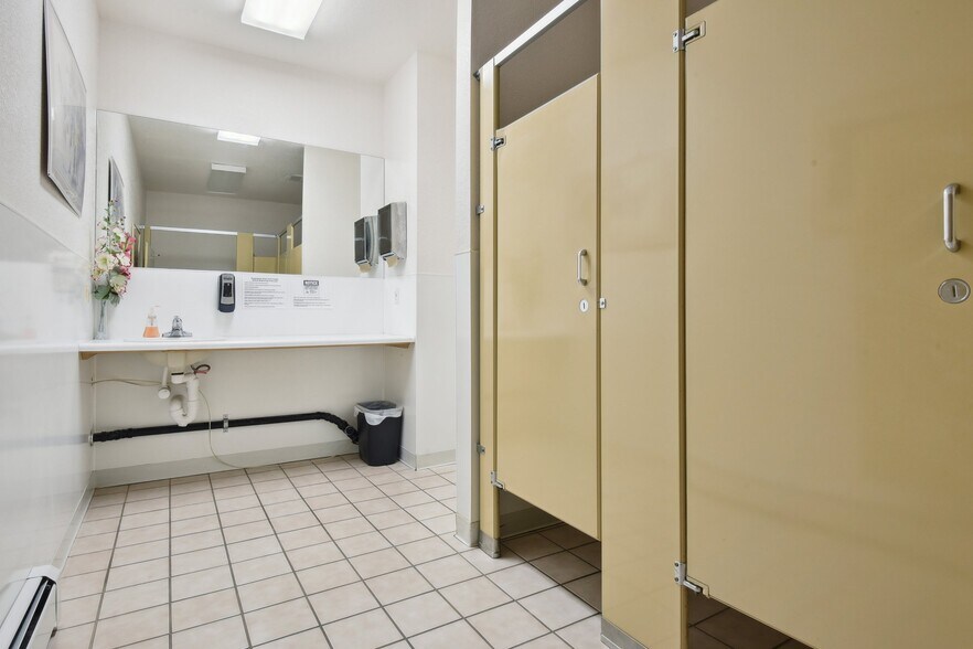 More Photos Of 19336 Goddard Ranch Ct, Morrison Light Manufacturing For Sale