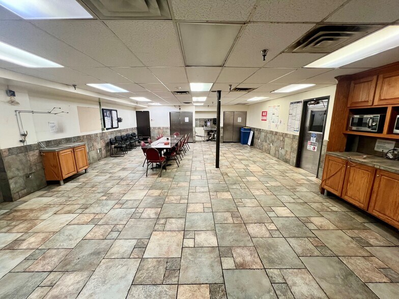 More Photos Of 3638-4000 Dan Morton Dr, Dallas Food Processing For Lease