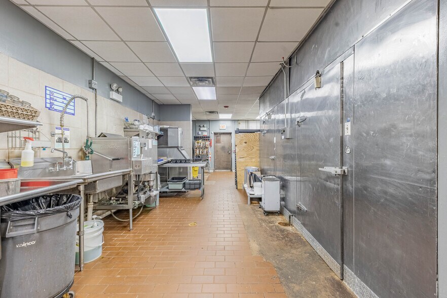 More Photos Of 3205 S Harlem Ave, Berwyn Fast Food For Sale