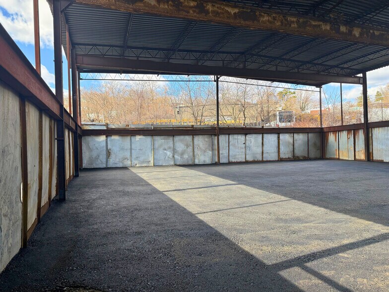 More Photos Of 10 Torre Pl, Yonkers Warehouse For Lease