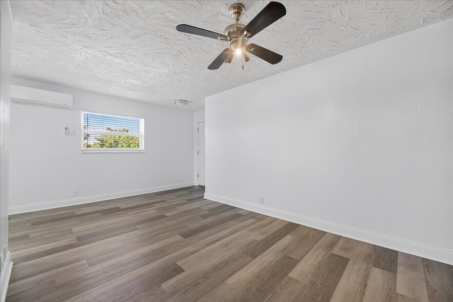 More Photos Of 520 73rd Ave, Saint Petersburg Hotel For Sale