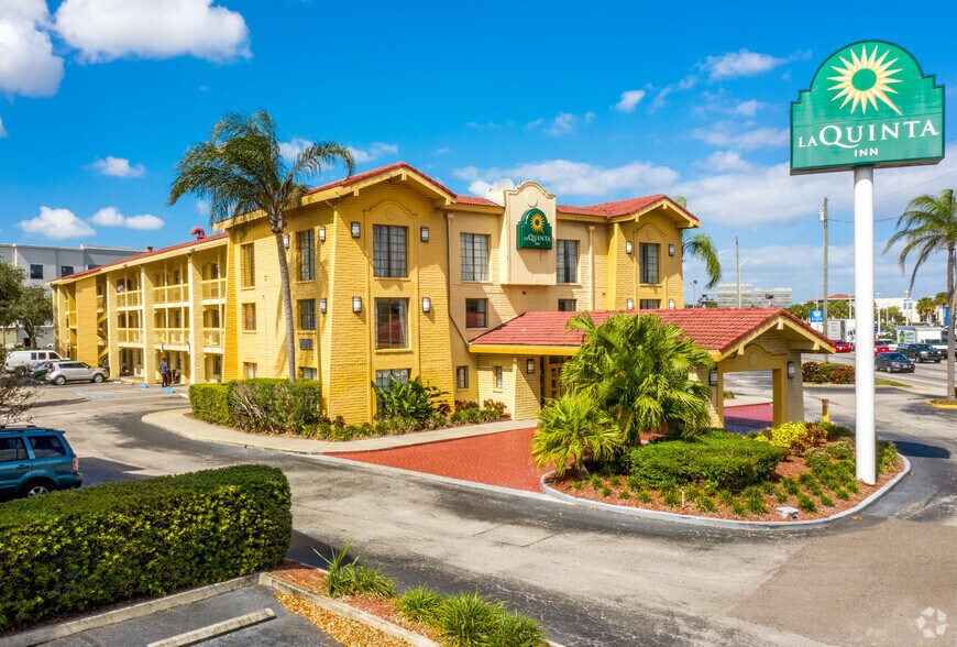 Primary Photo Of 7500 U.S. Highway 19 N, Pinellas Park Hotel For Sale