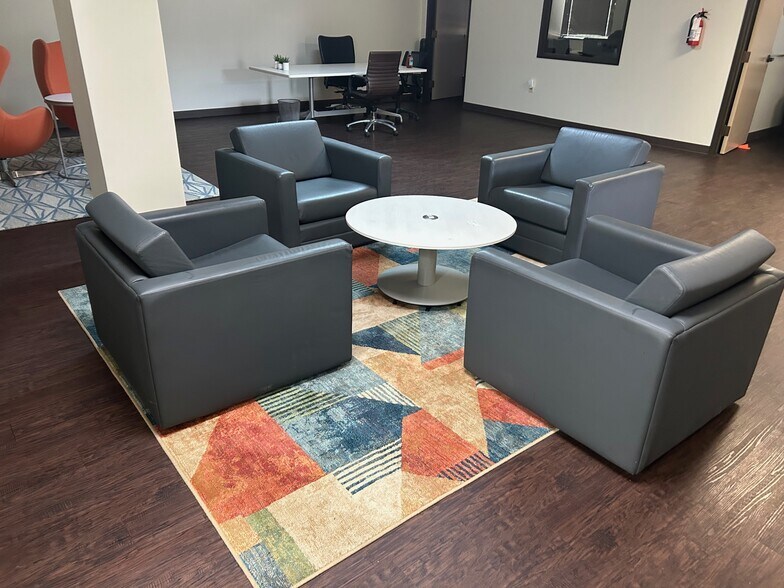 More Photos Of 801-833 Greenview Dr, Grand Prairie Showroom For Lease