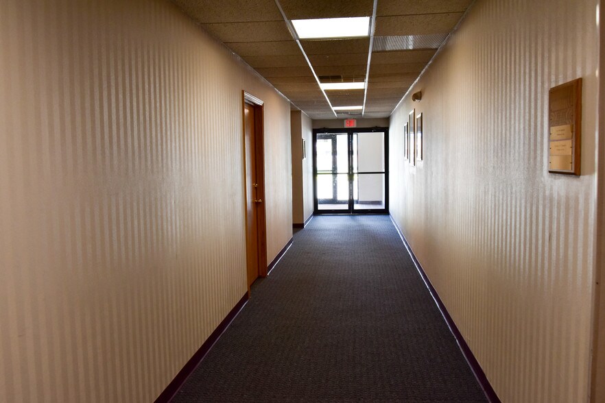 More Photos Of 39319 Plymouth Rd, Livonia Office For Sale