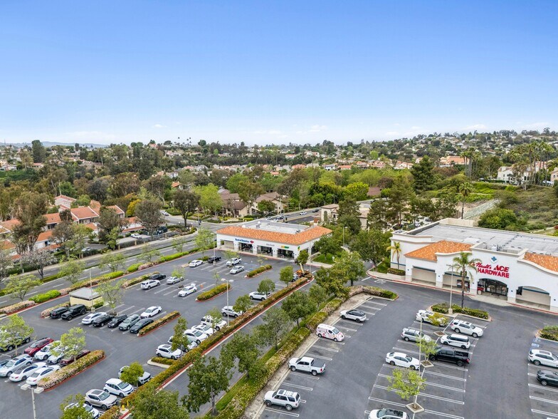 More Photos Of Oso Pky @ Marguerite Pky, Mission Viejo Unknown For Lease