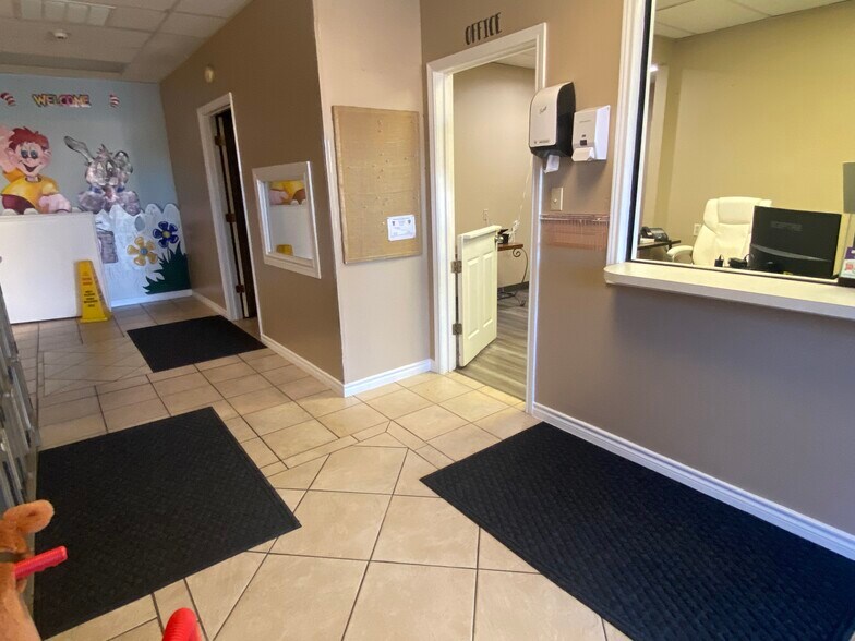 More Photos Of 111 W 5th St, Tyler Loft Creative Space For Lease