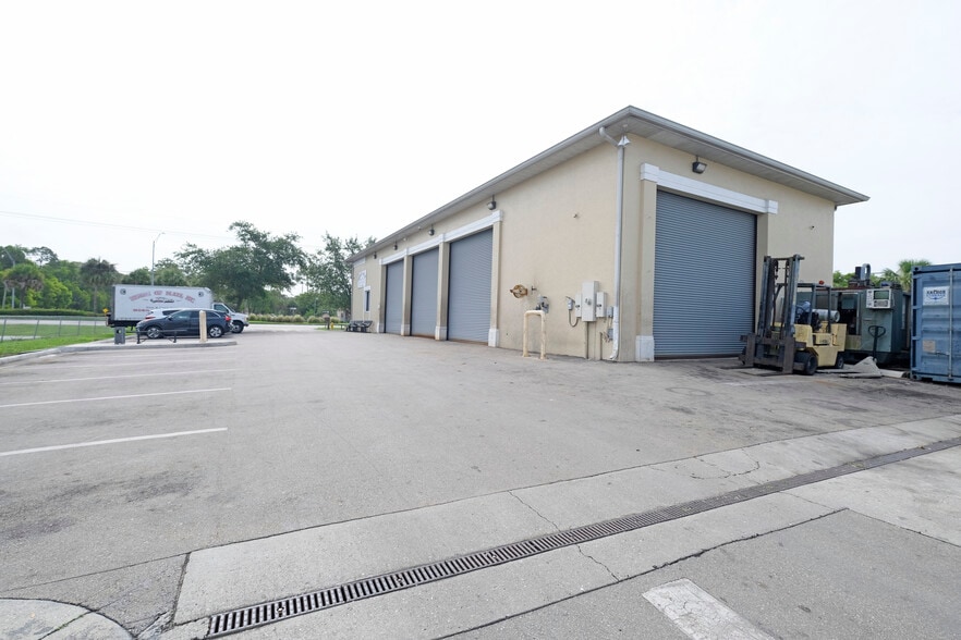 More Photos Of 12245 Collier Blvd, Naples Auto Repair For Sale