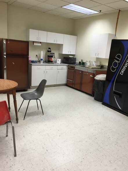 More Photos Of 81 Fitzgerald Dr, Jaffrey Light Manufacturing For Lease