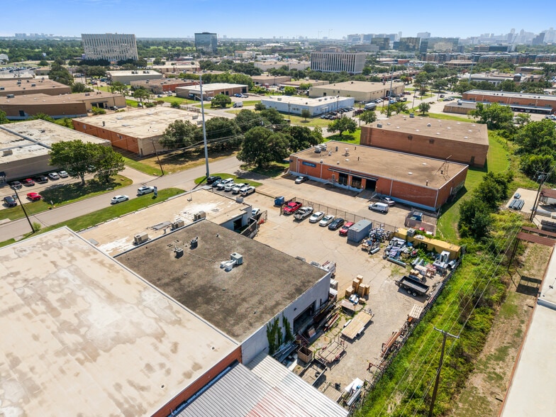 More Photos Of 8777 Governors Row, Dallas Distribution For Sale