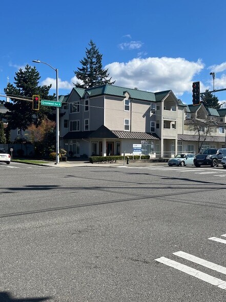 More Photos Of 12250 Greenwood Ave N, Seattle Apartments For Lease