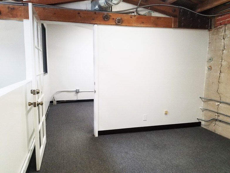 More Photos Of 300 S Raymond Ave, Pasadena Loft Creative Space For Lease