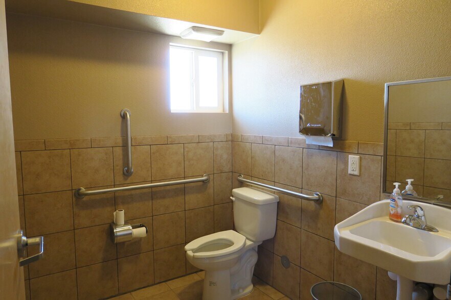 More Photos Of 229 State Route 99, Winslow Specialty For Sale