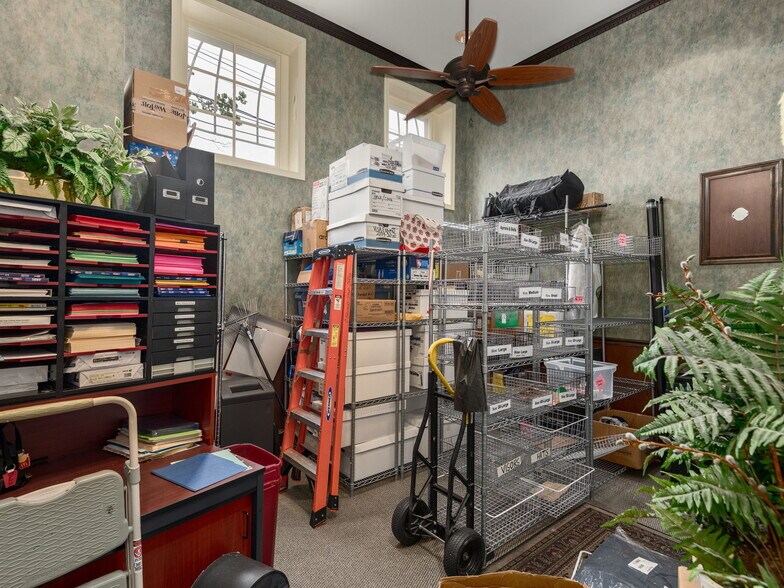 More Photos Of 337 N Main St, Hendersonville Office For Sale