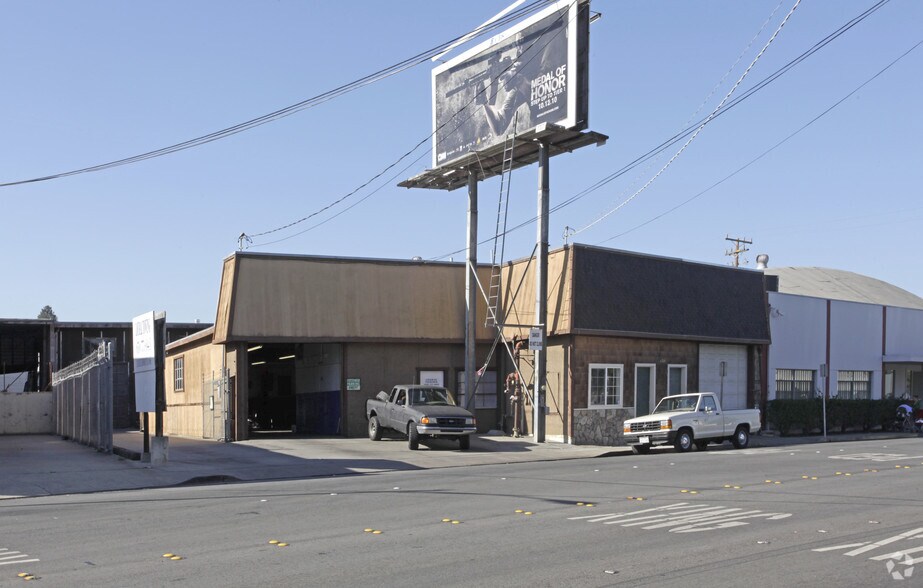 Primary Photo Of 2430 Bay Rd, Redwood City Service For Lease