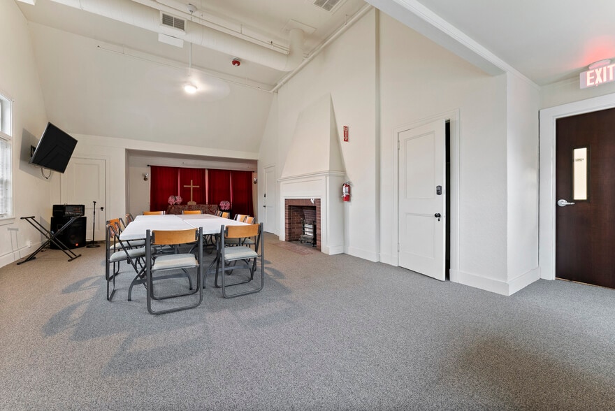 More Photos Of 180 Merrimack St, Lowell Religious Facility For Sale