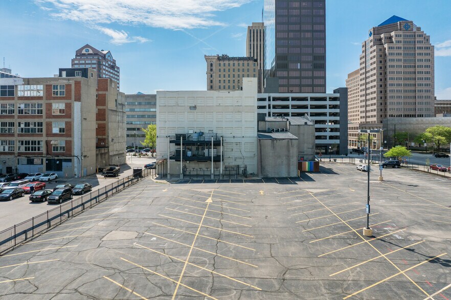 More Photos Of 34-38 N Jefferson St, Dayton Office For Sale