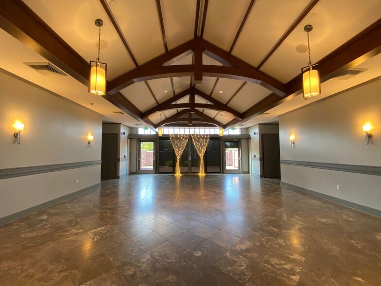 More Photos Of 3920 Gulf Fwy, Dickinson Lodge Meeting Hall For Sale