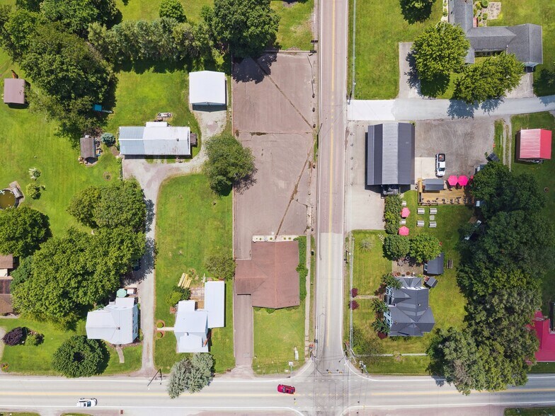 More Photos Of 2937 New Centerville Rd, Rockwood Storefront Retail Office For Sale