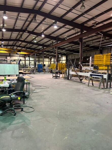 More Photos Of 334 Industrial Park Rd, Bluefield Industrial For Lease