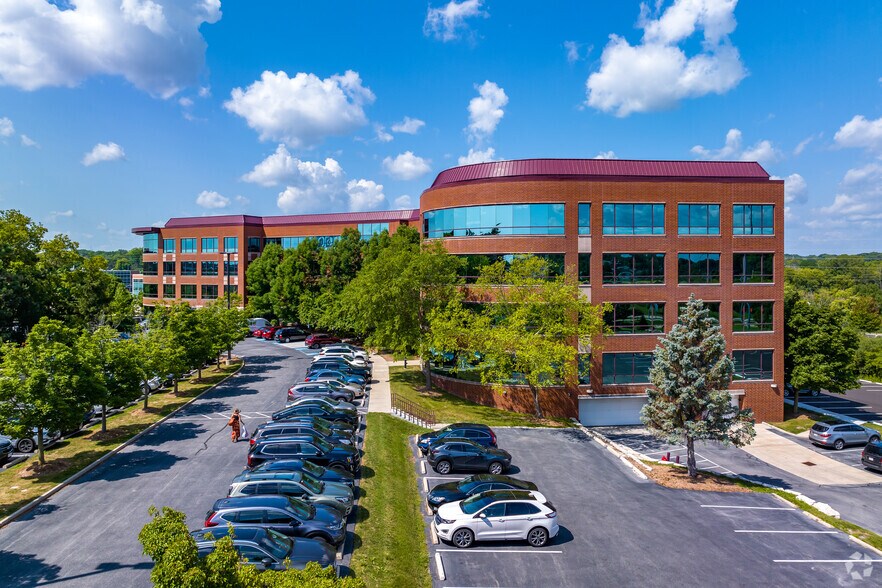 More Photos Of 1200 N Mayfair Rd, Wauwatosa Office For Lease