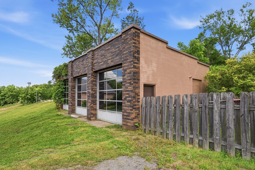 More Photos Of 3762 Saxonburg Blvd, Cheswick Auto Repair For Sale