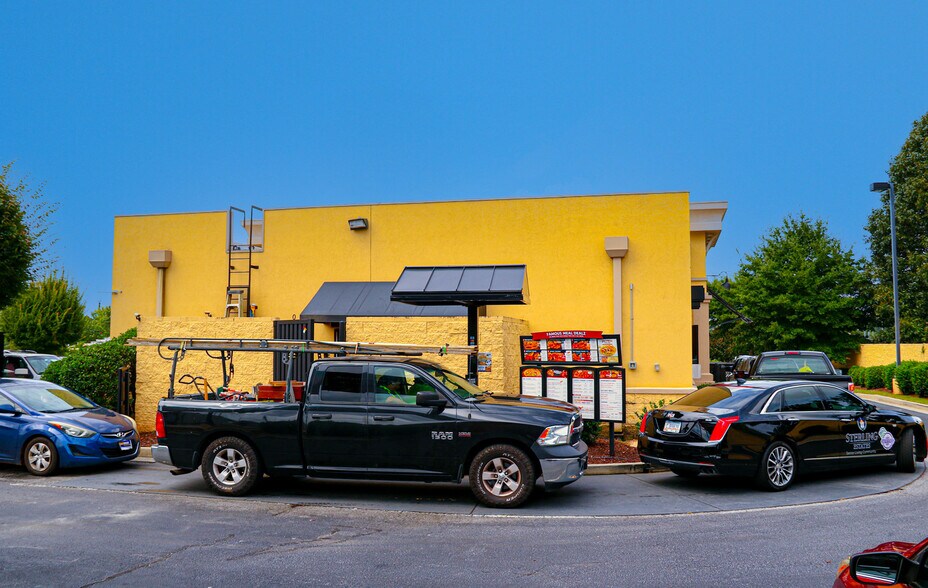 More Photos Of 750 NE Johnson Ferry Rd, Marietta Fast Food For Sale