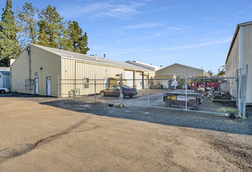 More Photos Of 160 SW Freeman Ave, Hillsboro Warehouse For Lease