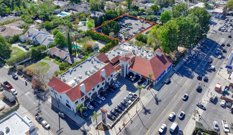More Photos Of 19100 Ventura Blvd, Tarzana Storefront Retail Office For Sale