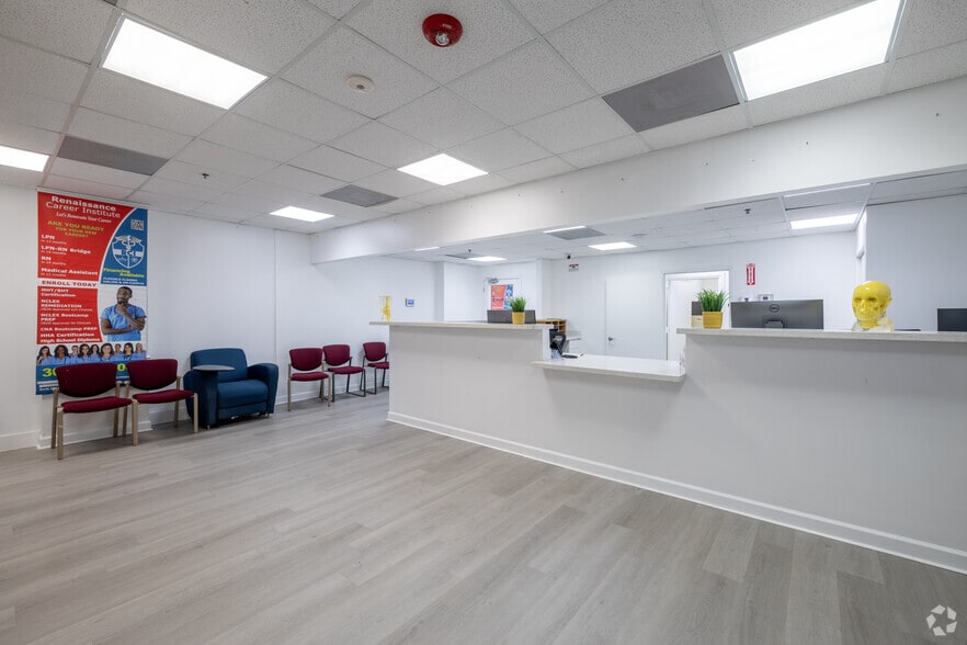 More Photos Of 12550 Biscayne Blvd, North Miami Medical For Sale