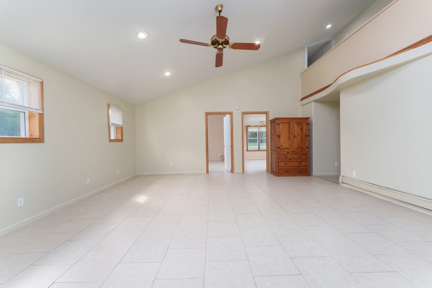 More Photos Of 15921 W M 36, Pinckney Light Distribution For Sale