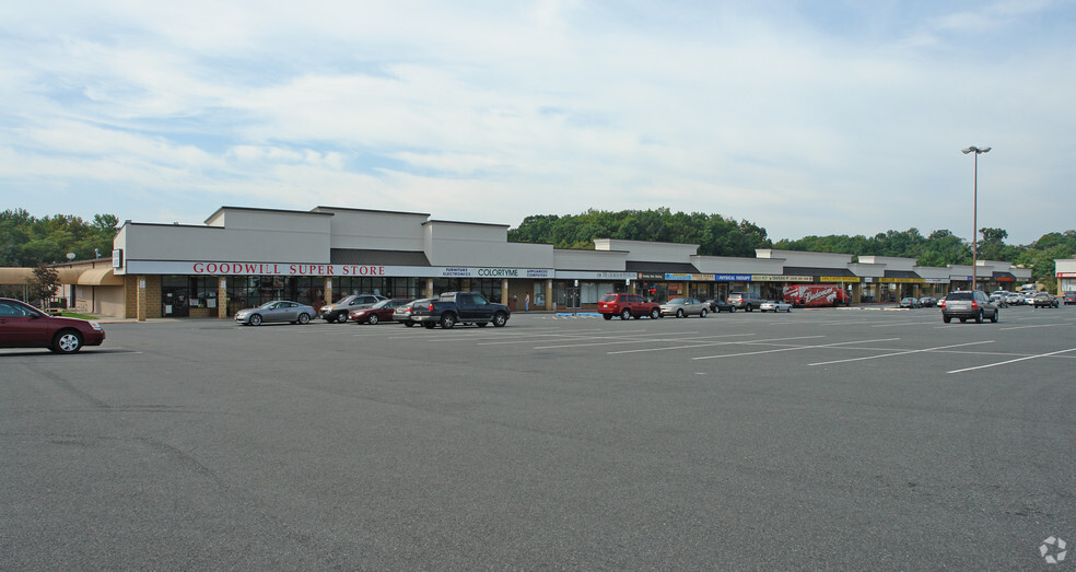 Primary Photo Of Aberdeen Shopping Plz @ Rte. 22 & Belair Ave., Aberdeen Unknown For Lease