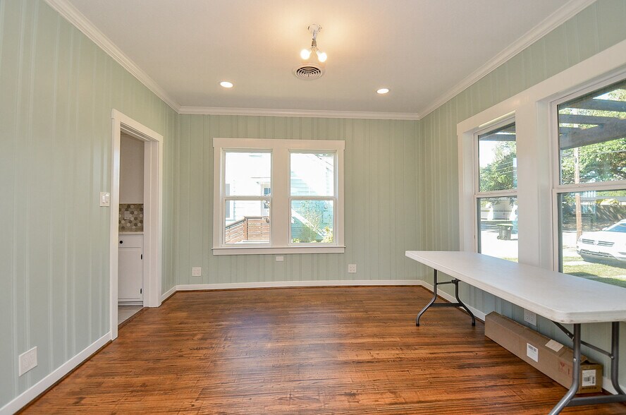 More Photos Of 803 Austin St, Richmond Office Residential For Lease