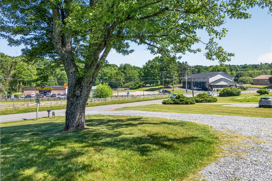 More Photos Of 132 Christiansburg Pike NE, Floyd Flex For Sale