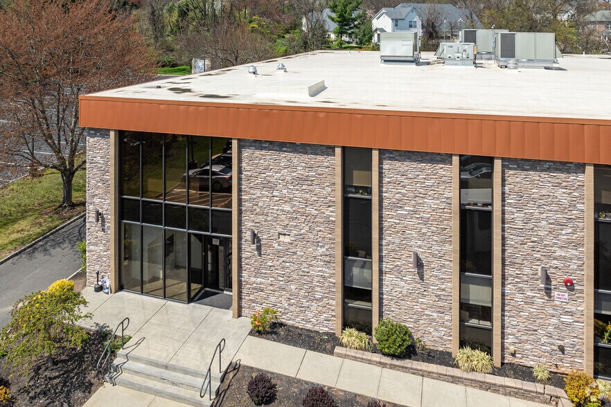 More Photos Of 67 Mountain Blvd, Warren Office For Lease