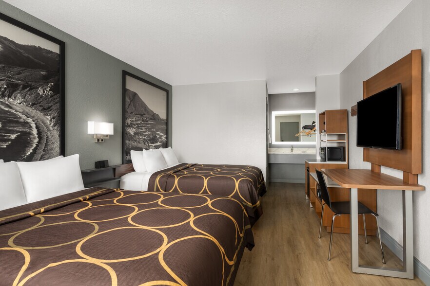 More Photos Of 888 S Main St, Fort Bragg Hotel For Sale