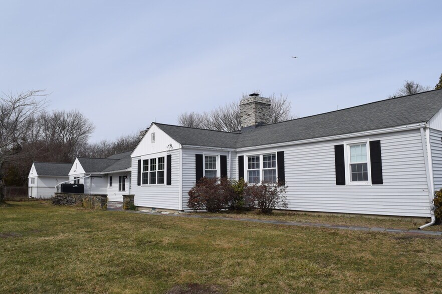 More Photos Of 475 Cedar Ave, Swansea Flex For Sale