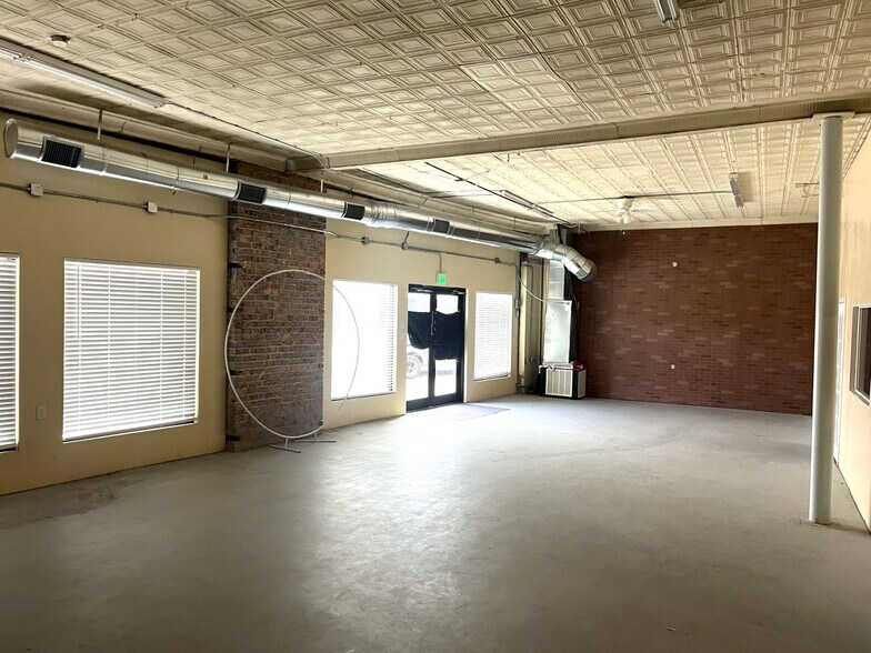 More Photos Of 109 N Chadbourne St, San Angelo General Retail For Sale