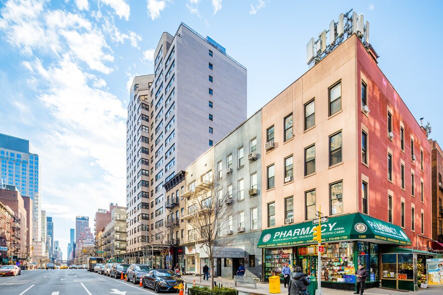 More Photos Of 340 E 70th St, New York Apartments For Sale