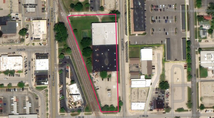 More Photos Of 436 E Locust St, Dekalb Manufacturing For Lease