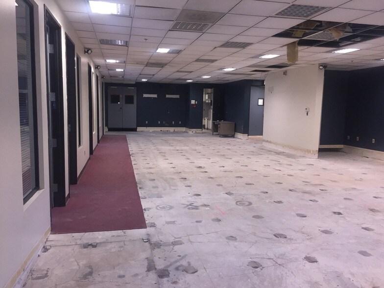 More Photos Of 401 W Lincoln Ave, Anaheim Office For Lease