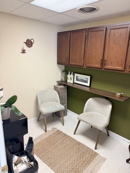 More Photos Of 311 W Maple Ave, Vienna Medical For Sale