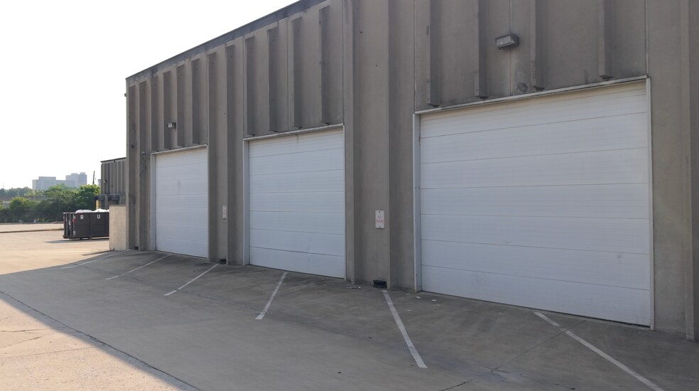 More Photos Of 475 Angliana Ave, Lexington Warehouse For Lease