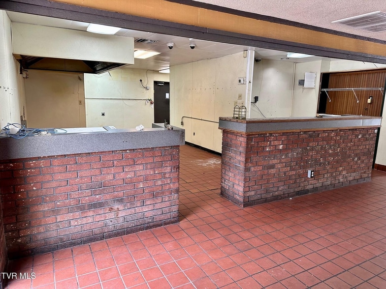 More Photos Of 920 E 5th St N, Big Stone Gap Restaurant For Sale