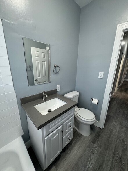 More Photos Of 445 S Chicago St, Los Angeles Apartments For Sale