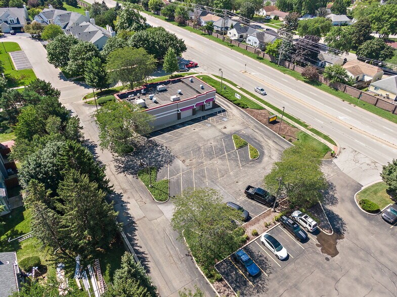 More Photos Of 240 Douglas Rd, Oswego Fast Food For Lease