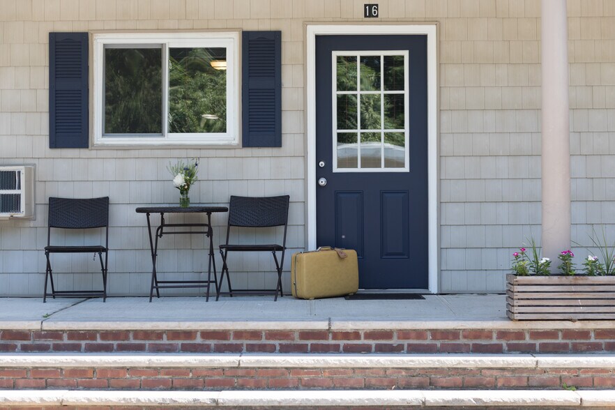 More Photos Of 1399 Main Road, Riverhead Hotel For Sale