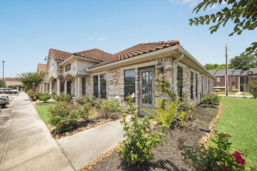 More Photos Of 360 E Medical Center Blvd, Webster Medical For Sale