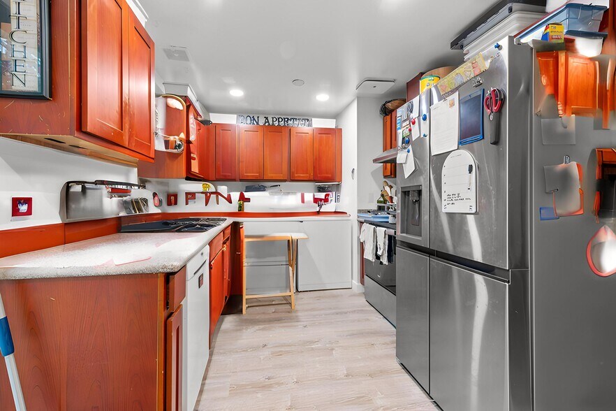 More Photos Of 15540 NE Couch St, Portland Apartments For Sale